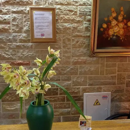 Hotell Acanthe Du Temple Nîmes